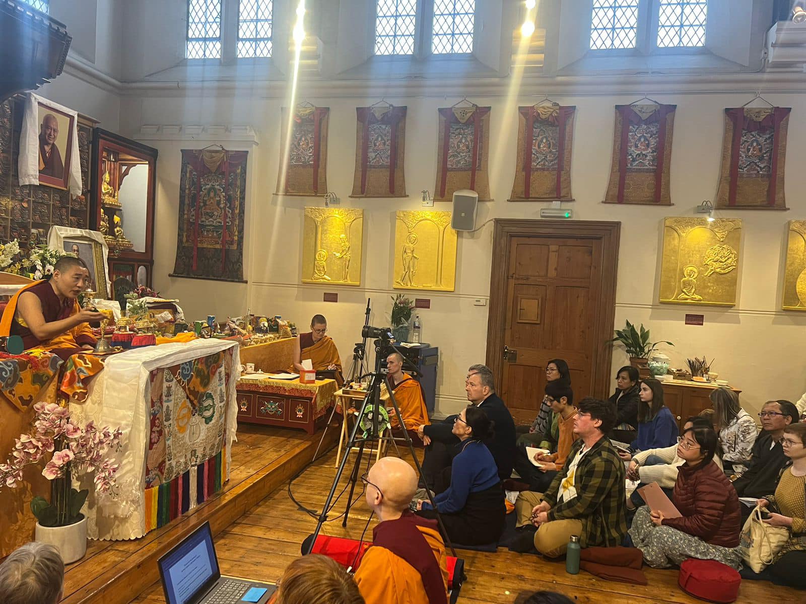 尊貴的仰丁仁波切英國弘法剪影 (1)